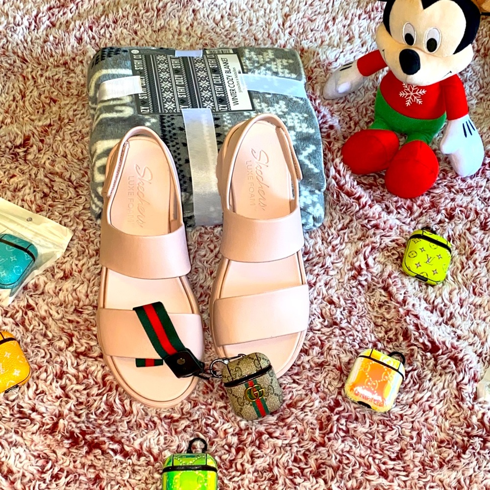 Sketchers Sandals bundle